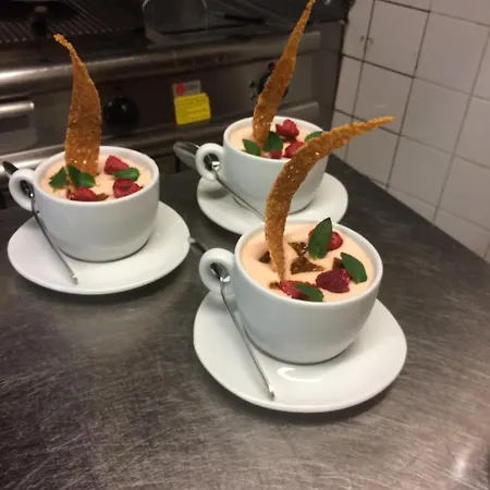 Au Pere Tranquille Hotel 2*