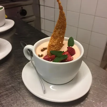 Au Pere Tranquille Szálloda 2*