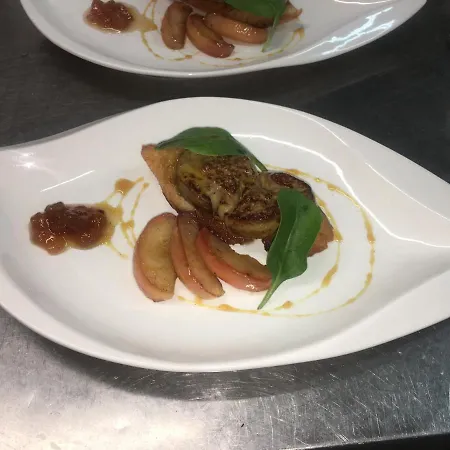 Au Pere Tranquille Szálloda 2*