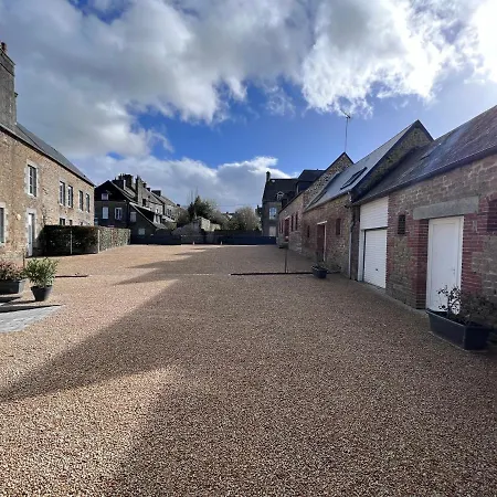 Au Pere Tranquille Szálloda 2*