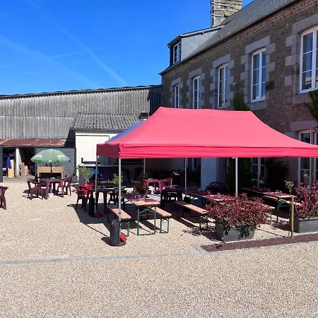 Au Pere Tranquille Hotel 2*