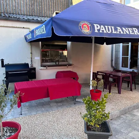 Au Pere Tranquille Szálloda