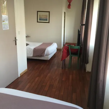 Szálloda Au Pere Tranquille Tinchebray-Bocage