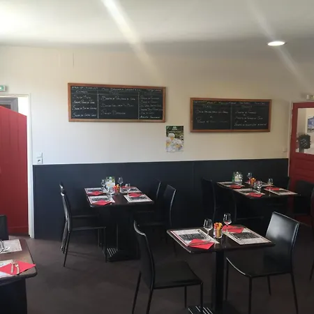 Au Pere Tranquille Szálloda 2*