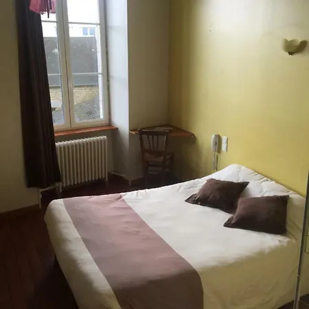 Au Pere Tranquille Hotel 2*