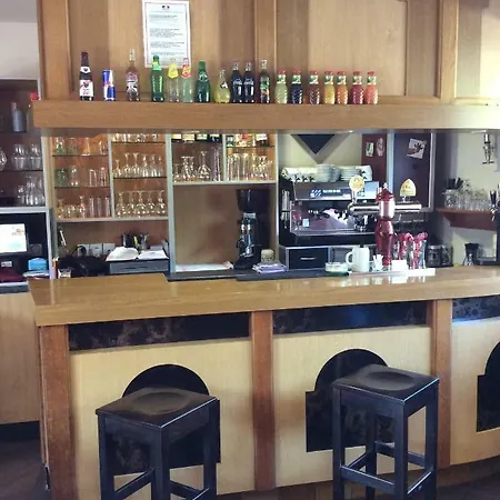 Au Pere Tranquille Szálloda