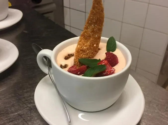 Au Pere Tranquille Szálloda 2*