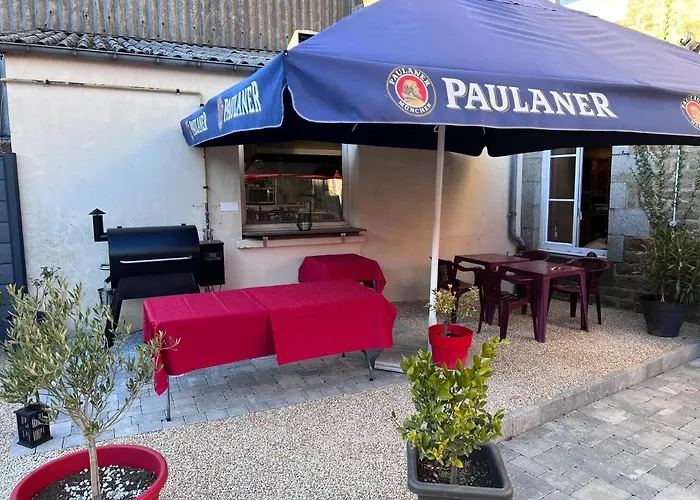 Au Pere Tranquille Hotel