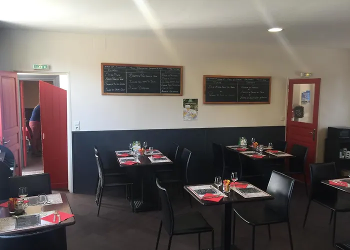 Au Pere Tranquille Szálloda 2*