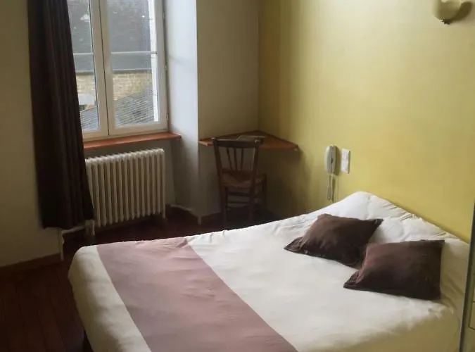 Au Pere Tranquille Szálloda 2*